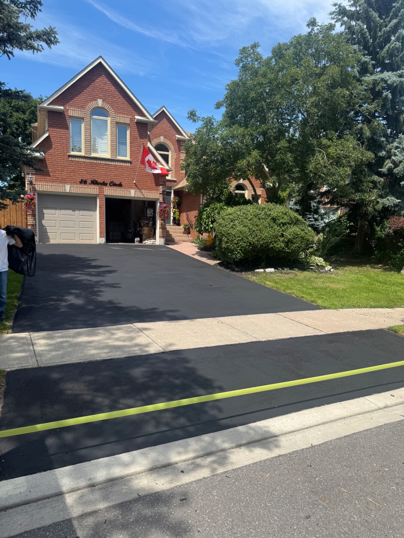 York Seal completed driveway sealing job 5