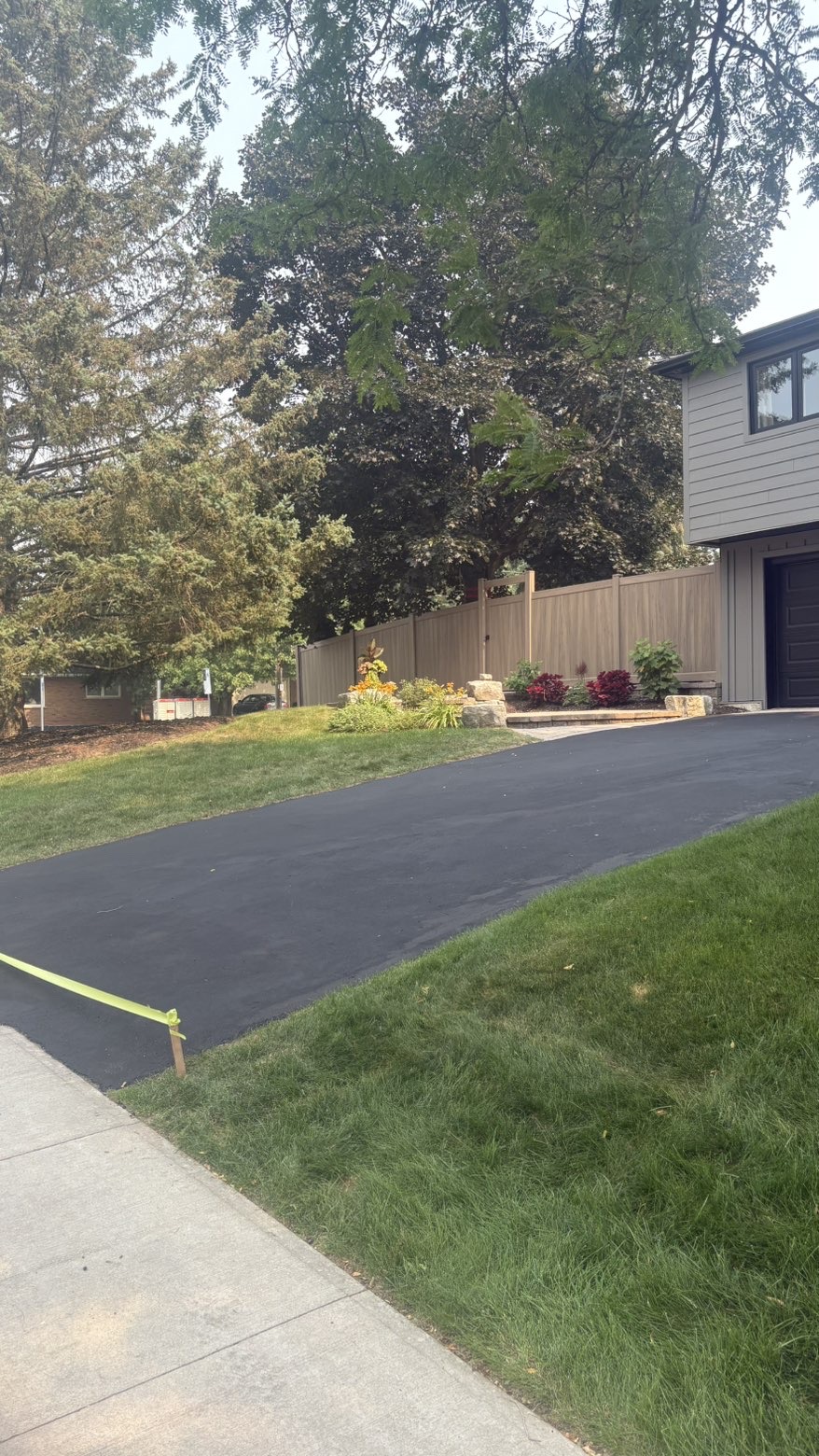 York Seal completed driveway sealing job 4
